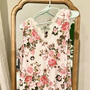 Sleeveless Laced Trimmed Floral Top